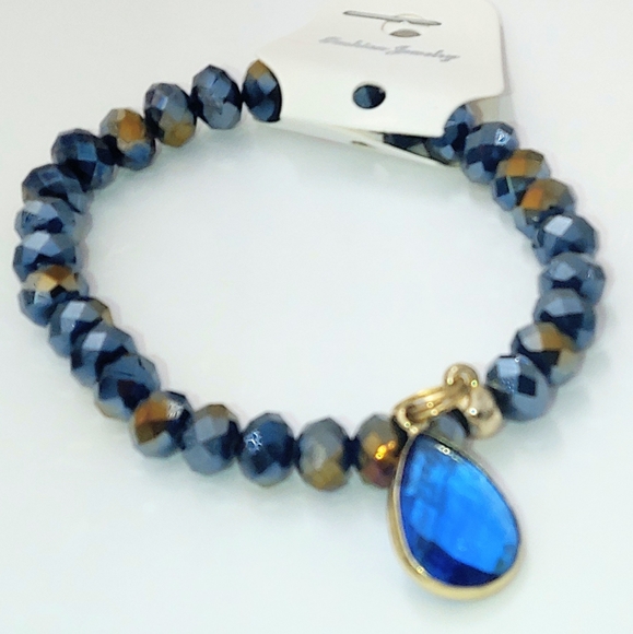 247B070. Hand-made Blue Faceted Bracelet - Picture 5 of 8